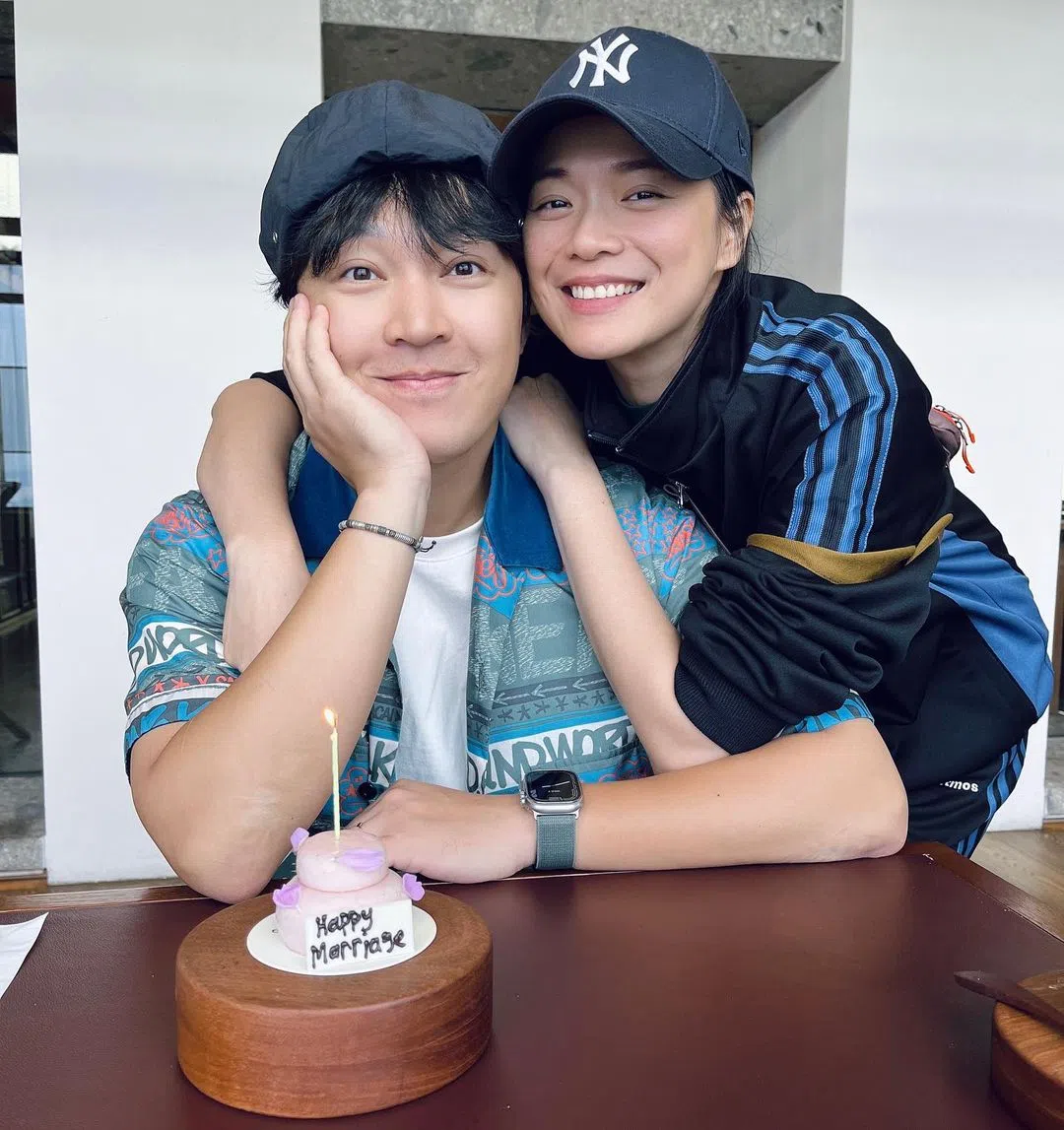 徐鸣杰2022年和陈凤玲结婚，成为狮城女婿。（取自徐鸣杰IG）