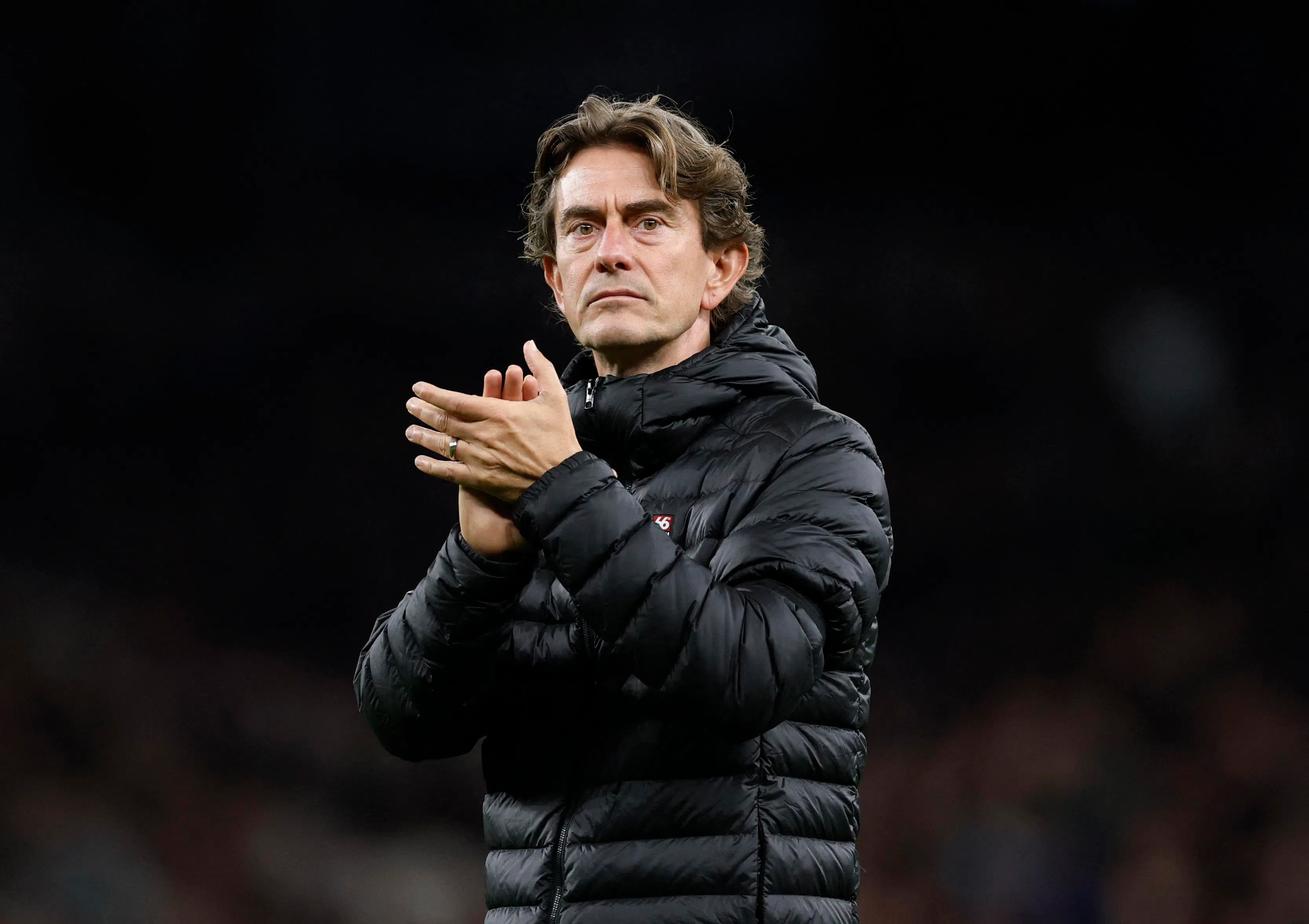 在主场被同城死敌击败后，热刺主帅弗兰克神情沮丧。他本赛季接替离任的波斯特科格鲁，成为热刺新帅。（路透社）