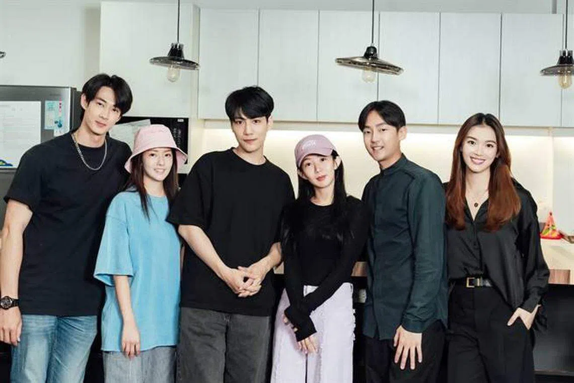 《完全省钱恋爱手册》演员黄柏峰、陈语安、林子闳、郭书瑶、林鹤轩、周智慧齐聚读本 。（TVBS）