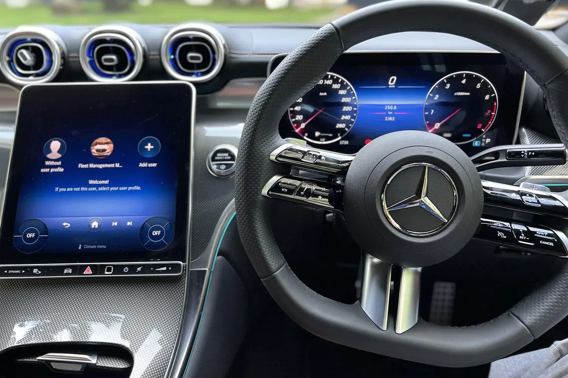 车室配有第二代MBUX信息娱乐系统，内饰更数码化和智能化。（吴庆康摄）