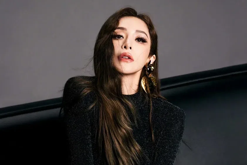 熬过五次手术 萧亚轩复出登跨年舞台