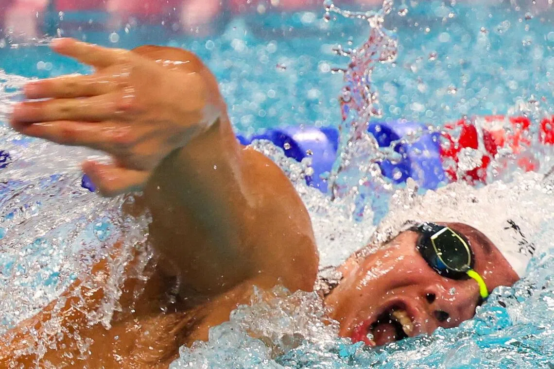 在第六道出发的杜维崧赛中一度跻身前三。（林明顺摄）