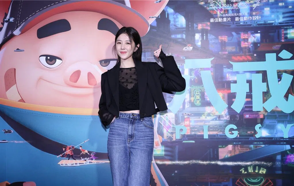 吴慷仁夺影帝后，在发表得奖感言时忘记感谢女友邵雨薇。（互联网）