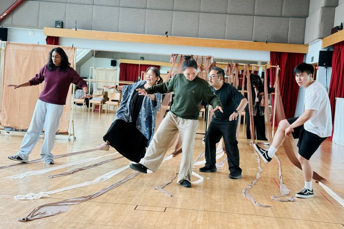 《逃至峇淡岛》回溯日据时期的新加坡，正在紧锣密鼓筹备中。（凯门剧场提供）