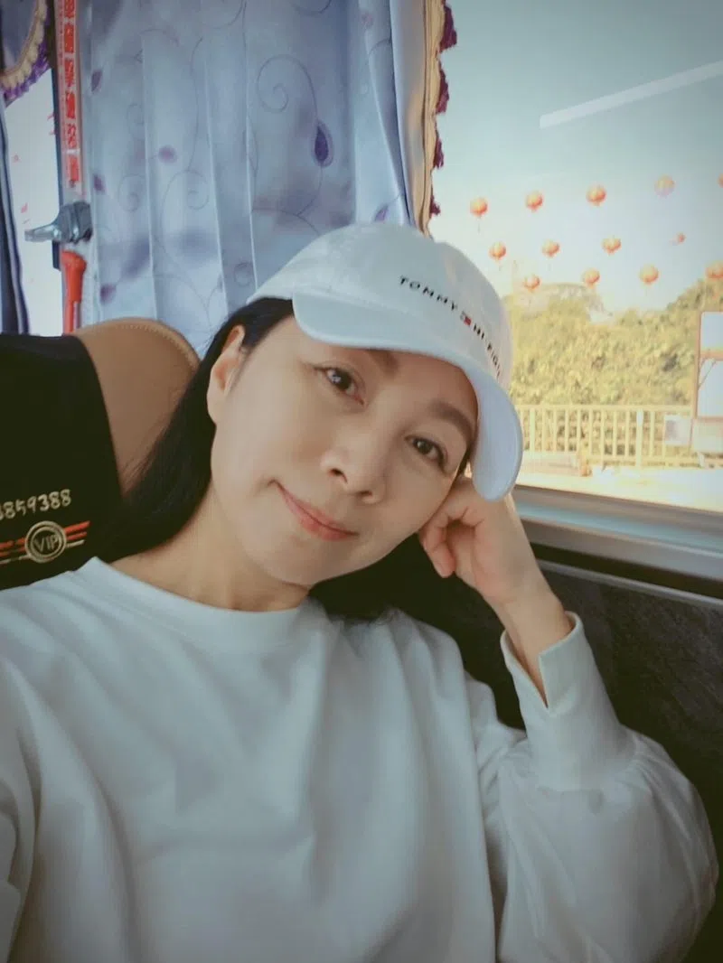 网民赞叹方文琳的好体能，打趴一票年轻人。（互联网）