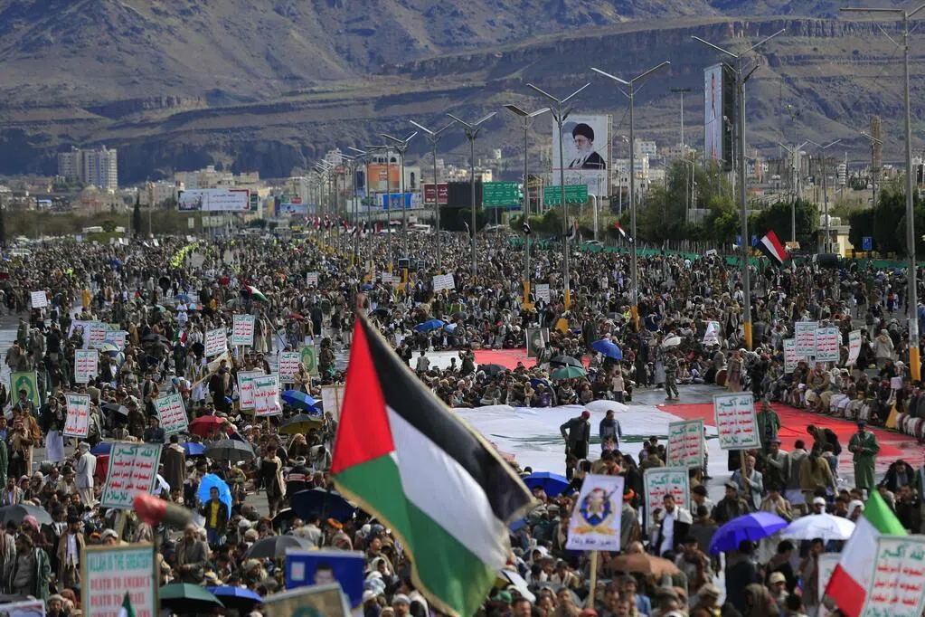 胡塞武装对以色列发射导弹 首次加入中东战局