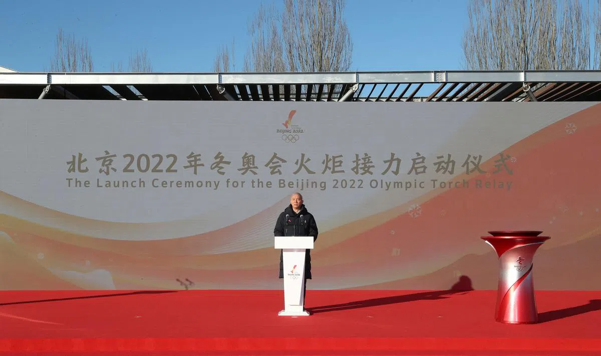 中共中央政治局委员、北京市委书记、北京冬奥组委主席蔡奇在启动仪式上致辞。（新华社）