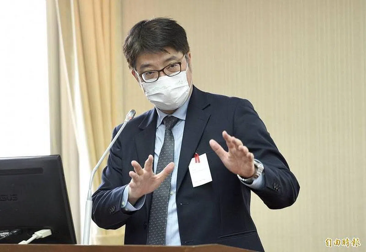 台湾陆委会副主委邱垂正在2019年2月就大陆同婚情况提到，当局将会站在尊重人权的角度，一视同仁研议配套措施。（自由时报档案照）