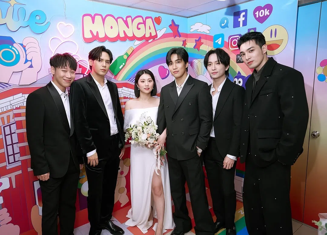 五坚情成员集合，见证娄峻硕重要的日子。（取自小赖IG）