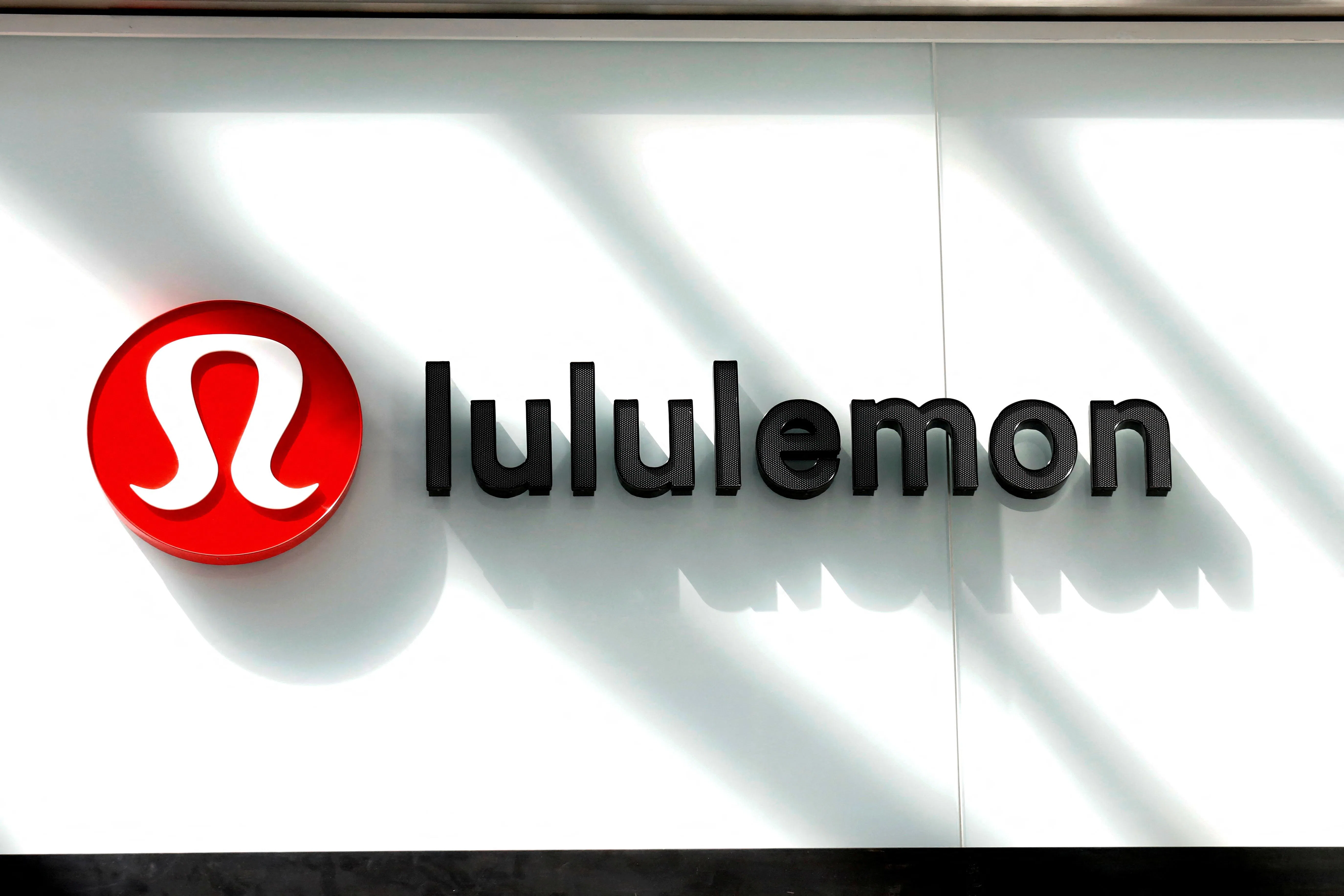 库存一直是Lululemon面对的一个问题。不过集团高管们坚称现有库存与销售增长速度一致，并表示他们对现有状况“感到满意”。（路透社）