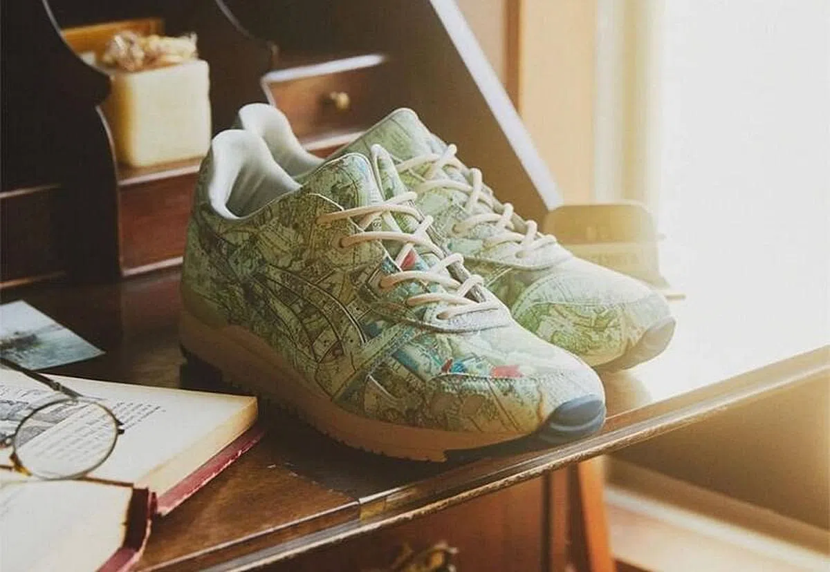 Asics 与Atmos合作的老地图球鞋。（Asics提供）