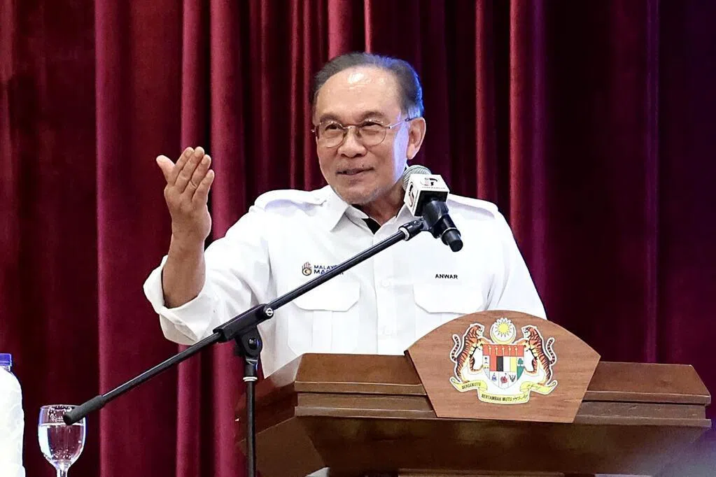 安华宣布推动修宪改革体制  首相任期两届十年为限