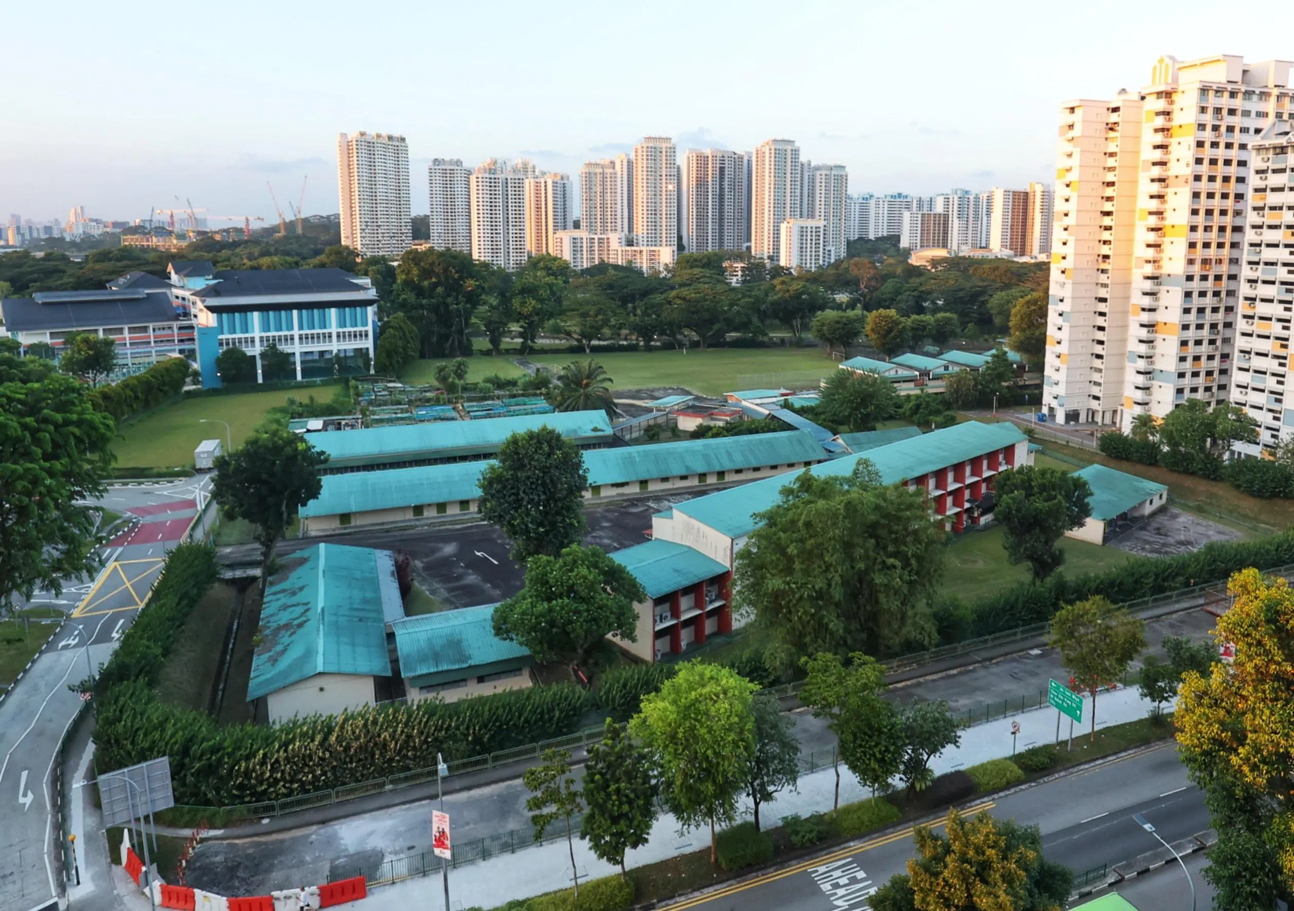 德惠弯36号和38号的旧校舍改造为外籍医护人员住宿空间后，将于明年上半年投入运作。（档案照片）