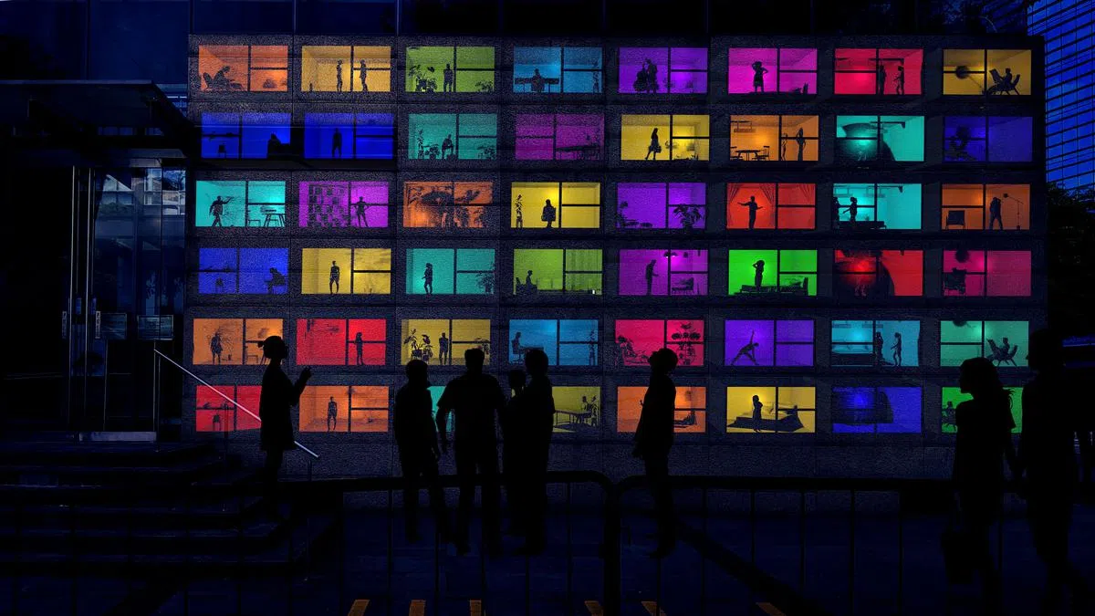 i Light展览作品之一“Alone Together”（主办方提供）。