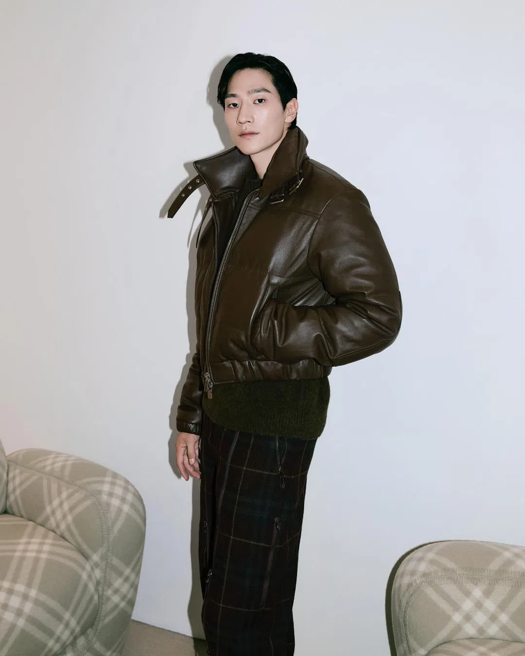 卢相铉（图）和金高银主演的《大都市的爱情法》已经公映。（取自卢相铉IG）