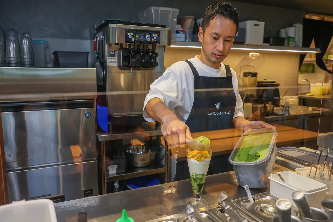 Nana‘s Green Tea新加坡区总监弓崎贵大表示“日本抹茶荒”并不是短时间内可以解决的问题。（陈心媛摄）