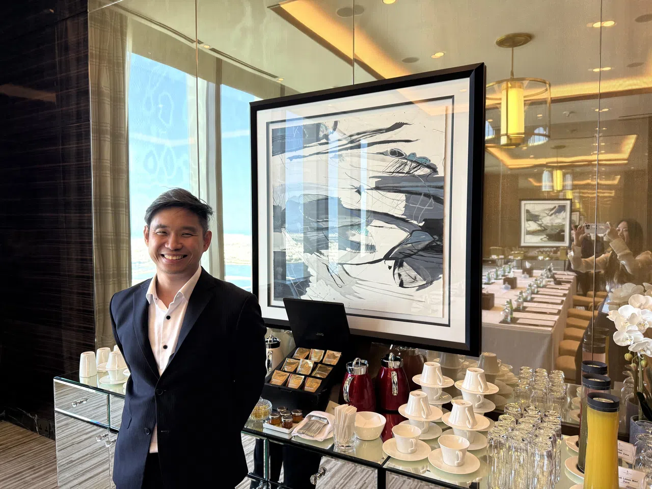 新加坡海湾银行首席发展官兼执行副总裁蔡以勒表示，银行新服务主要目标客户群有两大类，一类是包括Web3等数码公司，另一类是跨境电商，它们往往未被传统银行充分服务。（沈越摄）