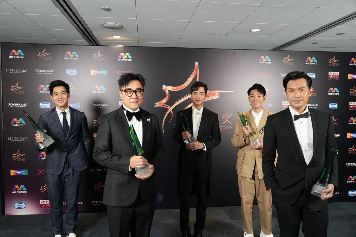 “红星大奖2022”10大最受欢迎男艺人奖项的其中五名得主方展发（左起）、郭亮、徐彬、杨志龙和陈泓宇。（档案照）