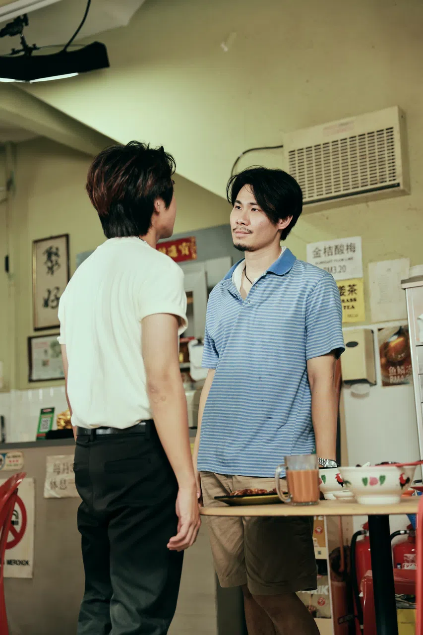 蚂蚁（左）和丧彪在片中有一场高难度的互怼戏，拍了近70次才过关。（嘉华院线提供）