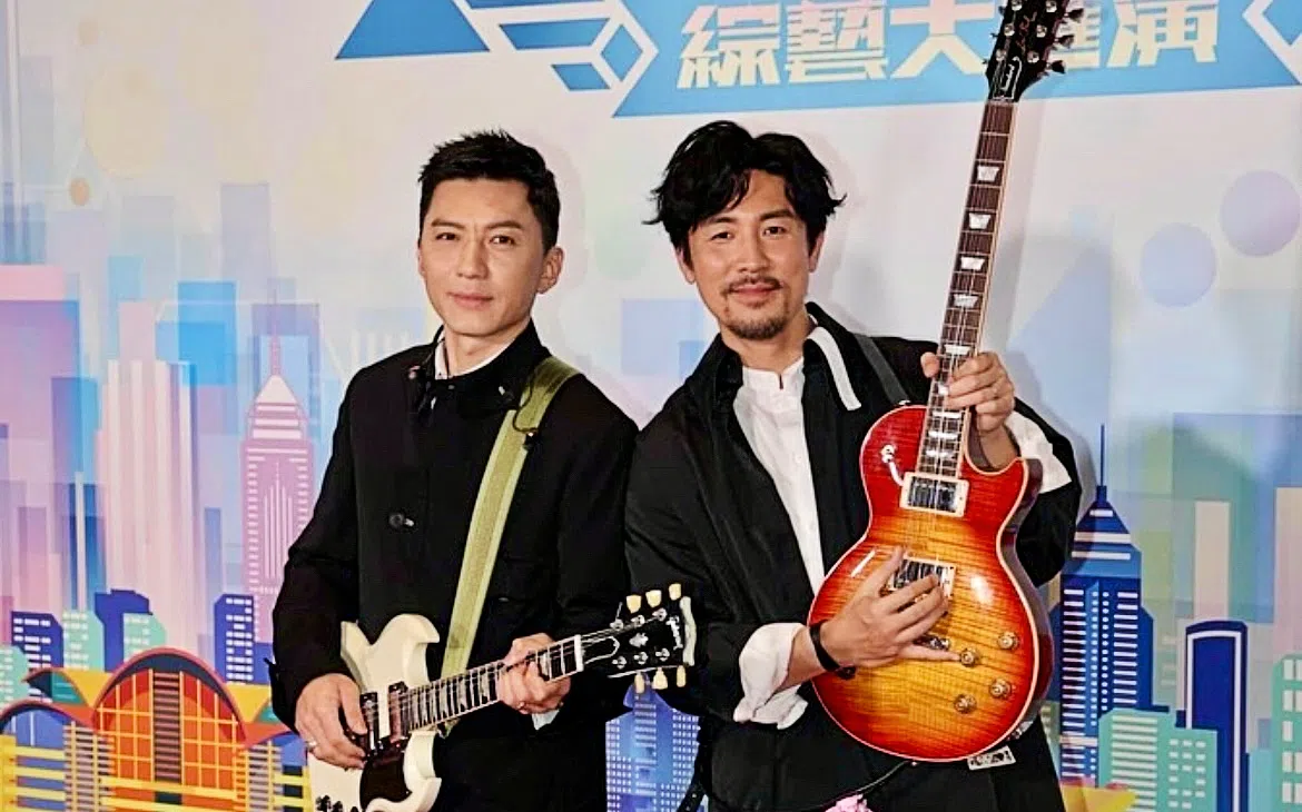 谭俊彦（右）和袁伟豪对摇滚音乐充满热忱，两人会一起谈音乐、玩音乐。（取自艺人IG）