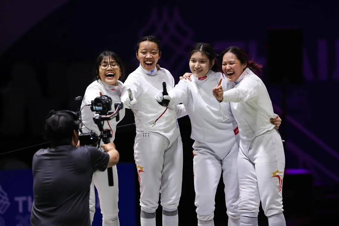 战胜东道主夺冠，菲尔扎（左起）、可丽雅、陈逸恩和许渼荟非常高兴。（白艳琳摄）