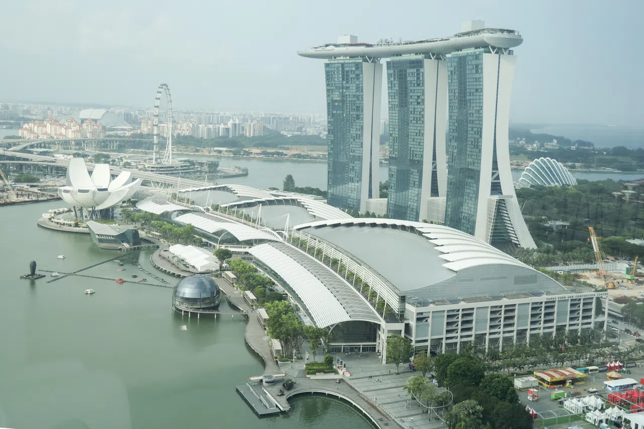 2010年，滨海湾金沙开幕，带来多家国际名厨餐馆，餐饮品质与价格同步提升。（档案照片）