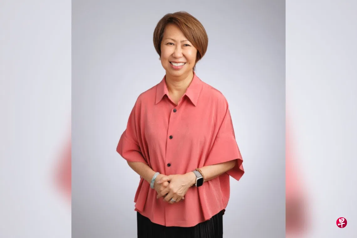 获颁公共服务奖章 张雪倩：服务社会本身就是奖赏