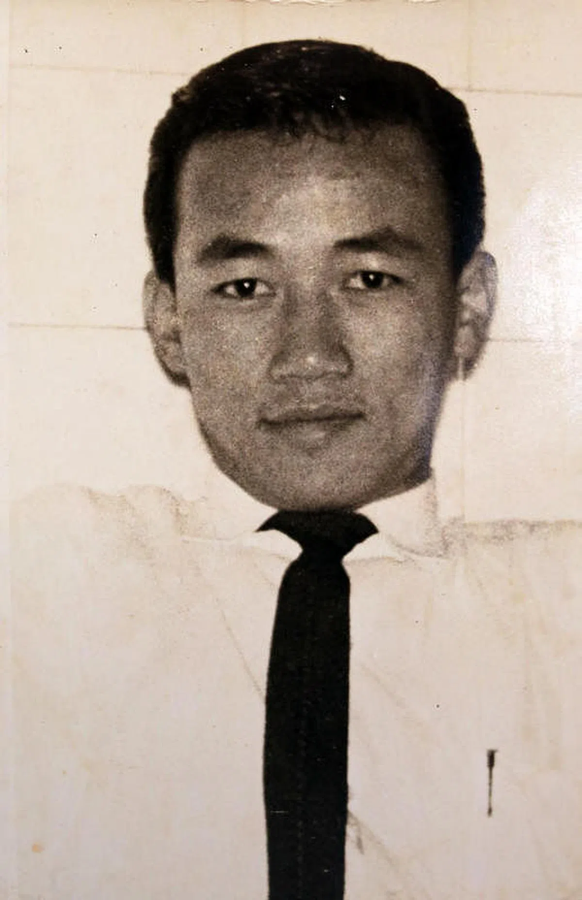 年轻的云昌凑一表人才。（云昌凑提供）