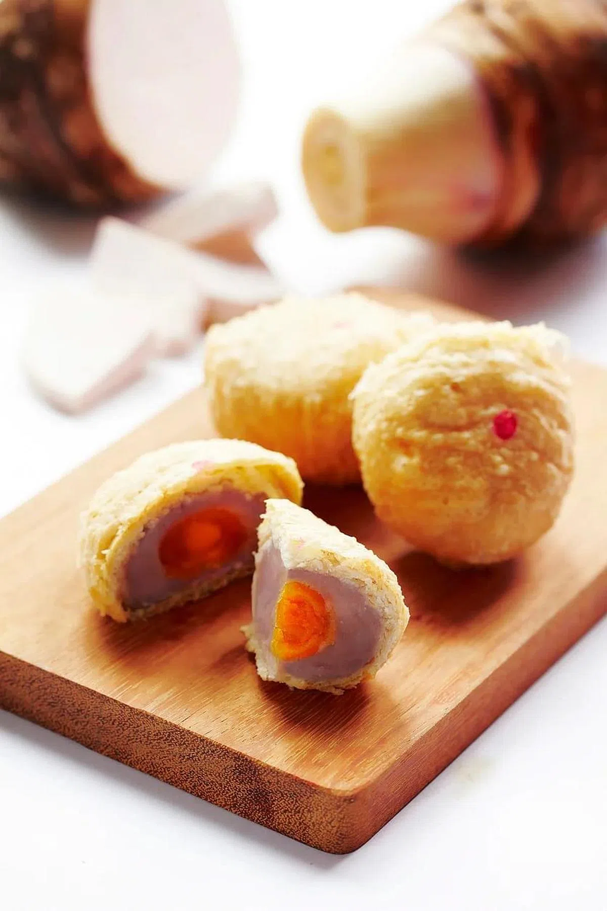 潮州芋泥月饼，千层酥皮香脆，芋泥绵密细滑。（档案照）