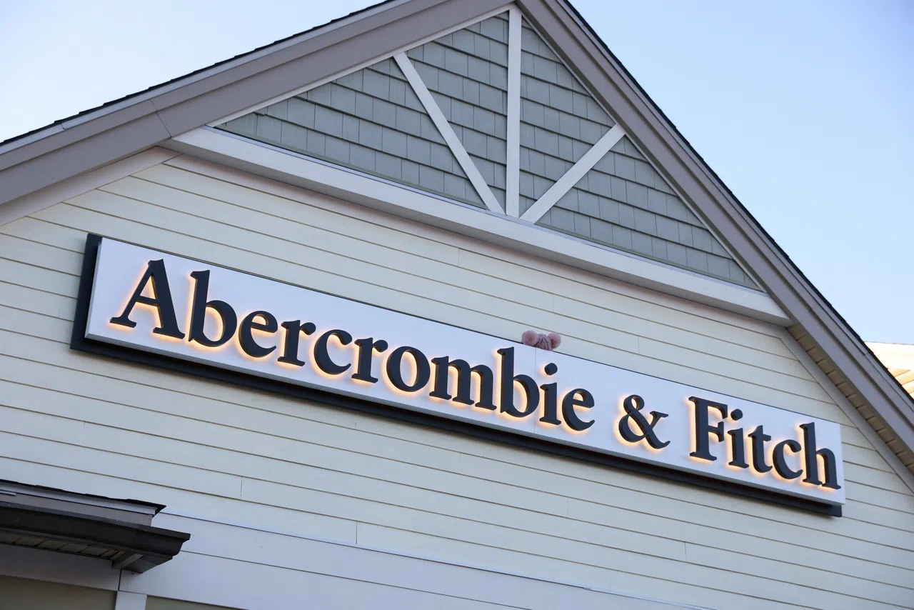 较高的平均售价，以及较低的运费和原材料成本提高了Abercrombie & Fitch的盈利。（路透社）