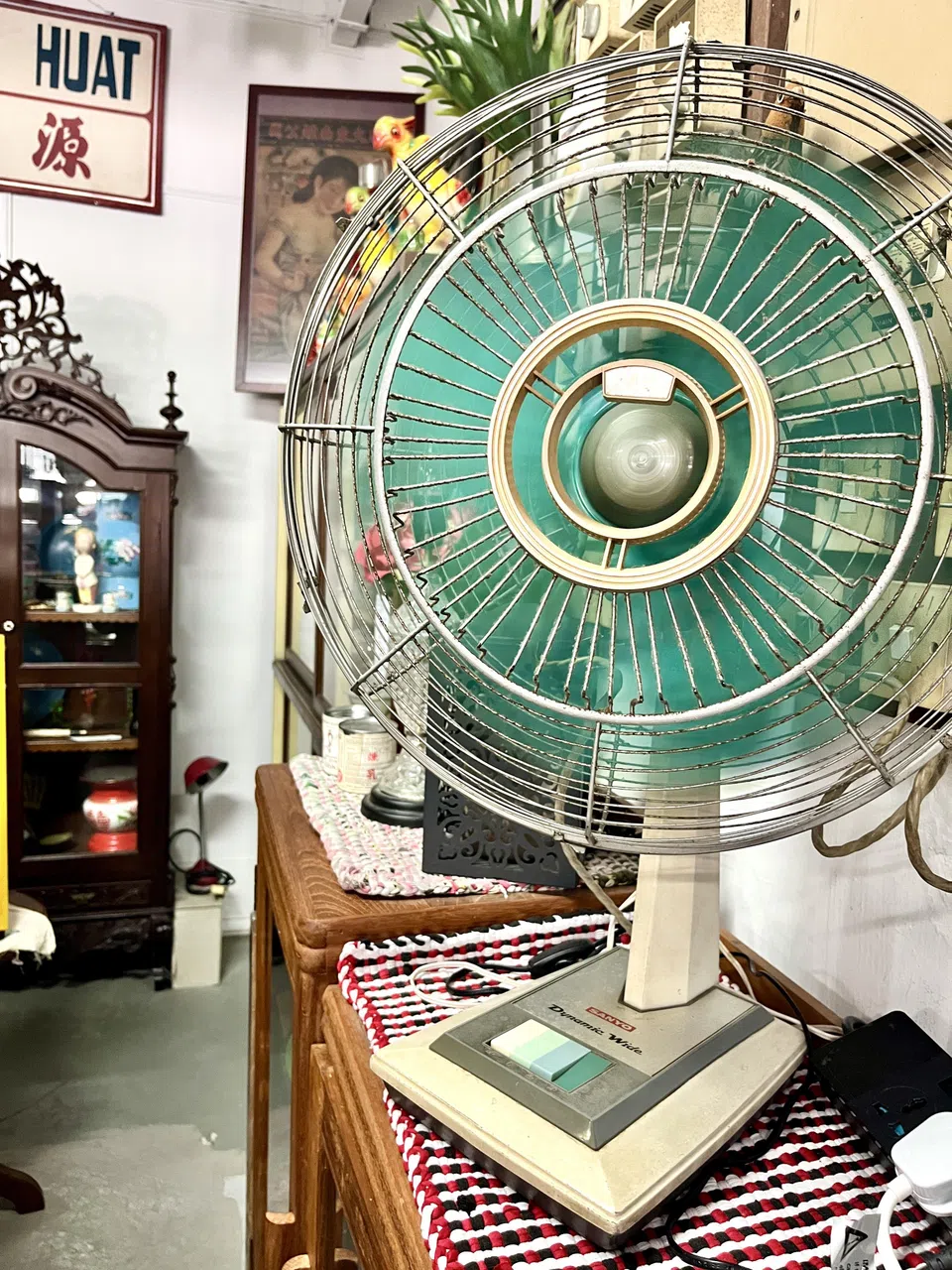 走进Treasure at Home，超耐用的Sanyo电风扇吹来习习凉风。（陈映蓁摄）