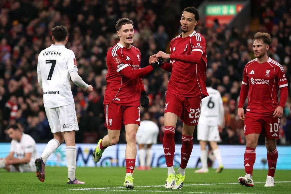 红军足总杯大胜巴恩斯利 索博斯莱进球又“送礼”遭批