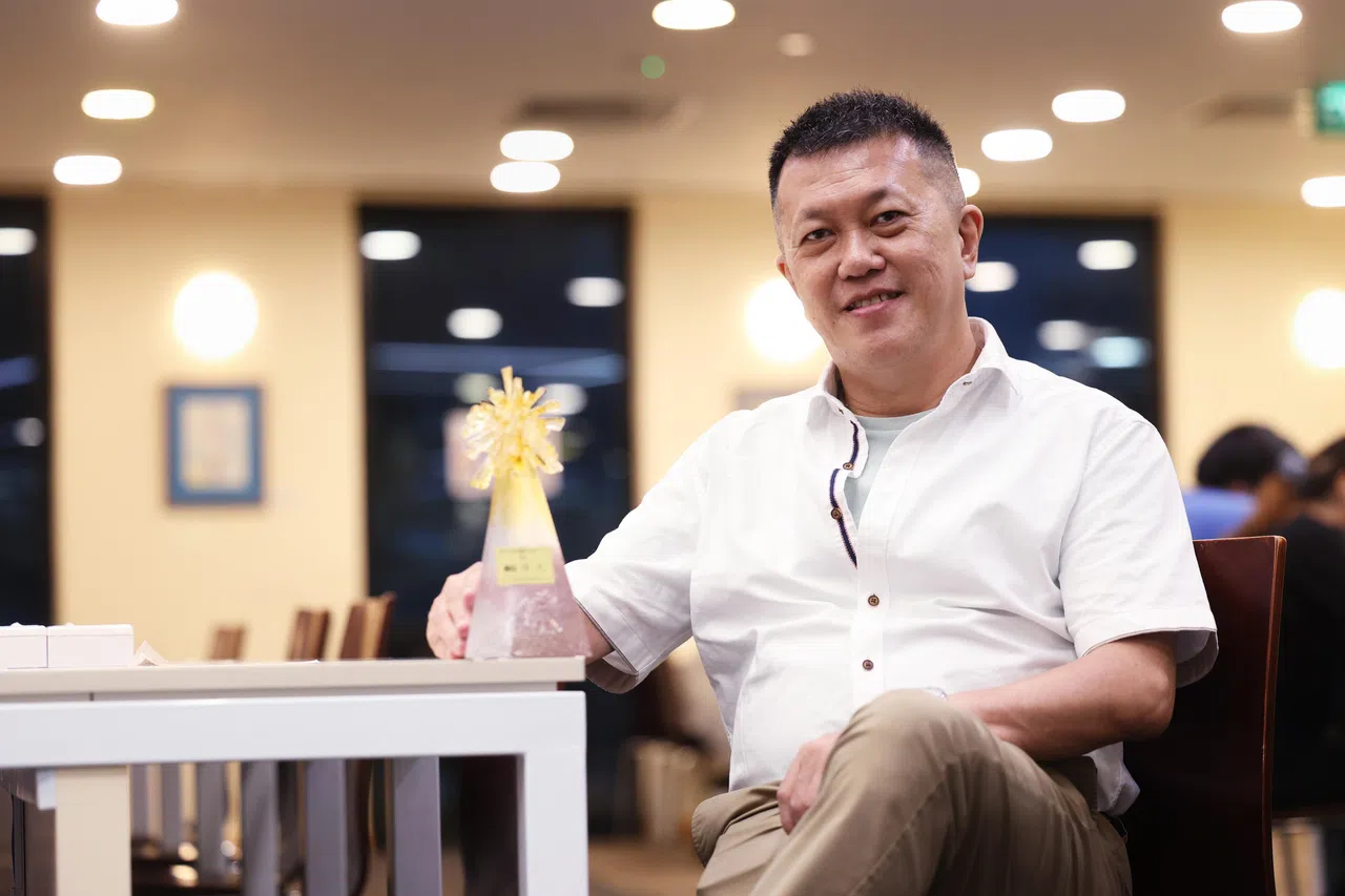 诗人语凡去年荣获台湾时报文学奖诗歌二奖。（蔡家增摄）