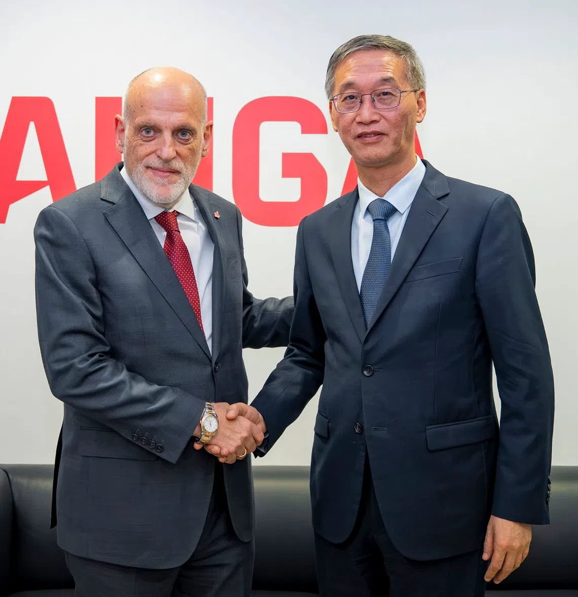 西甲主席会见中国大使：盼个别事件不损合作成果