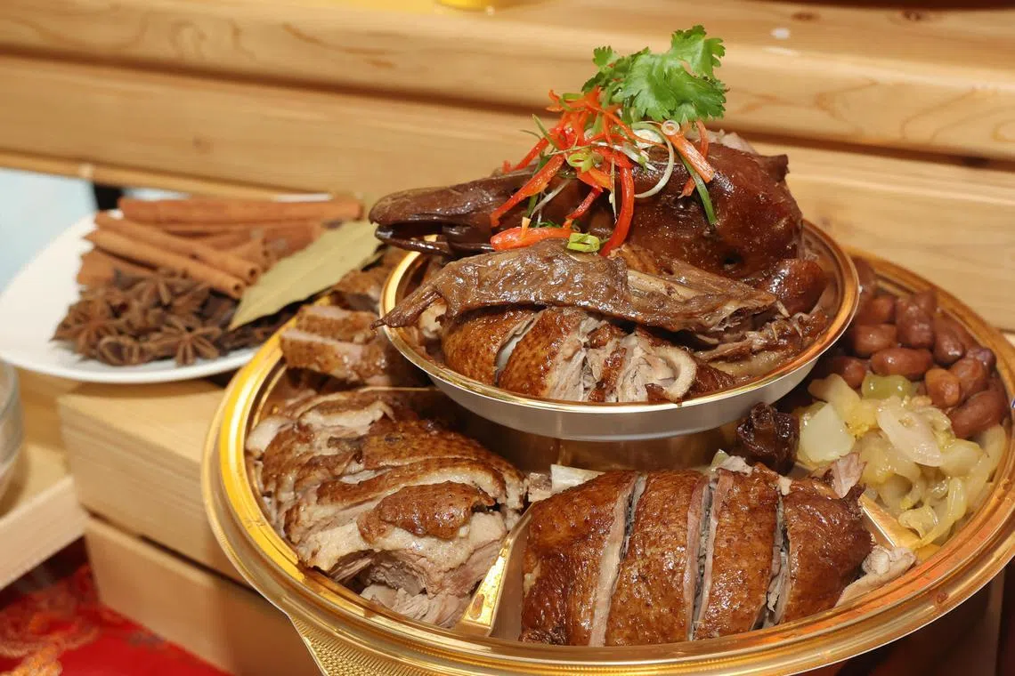 潮州卤鸭是潮菜中的一道经典菜品。（唐家鸿摄）