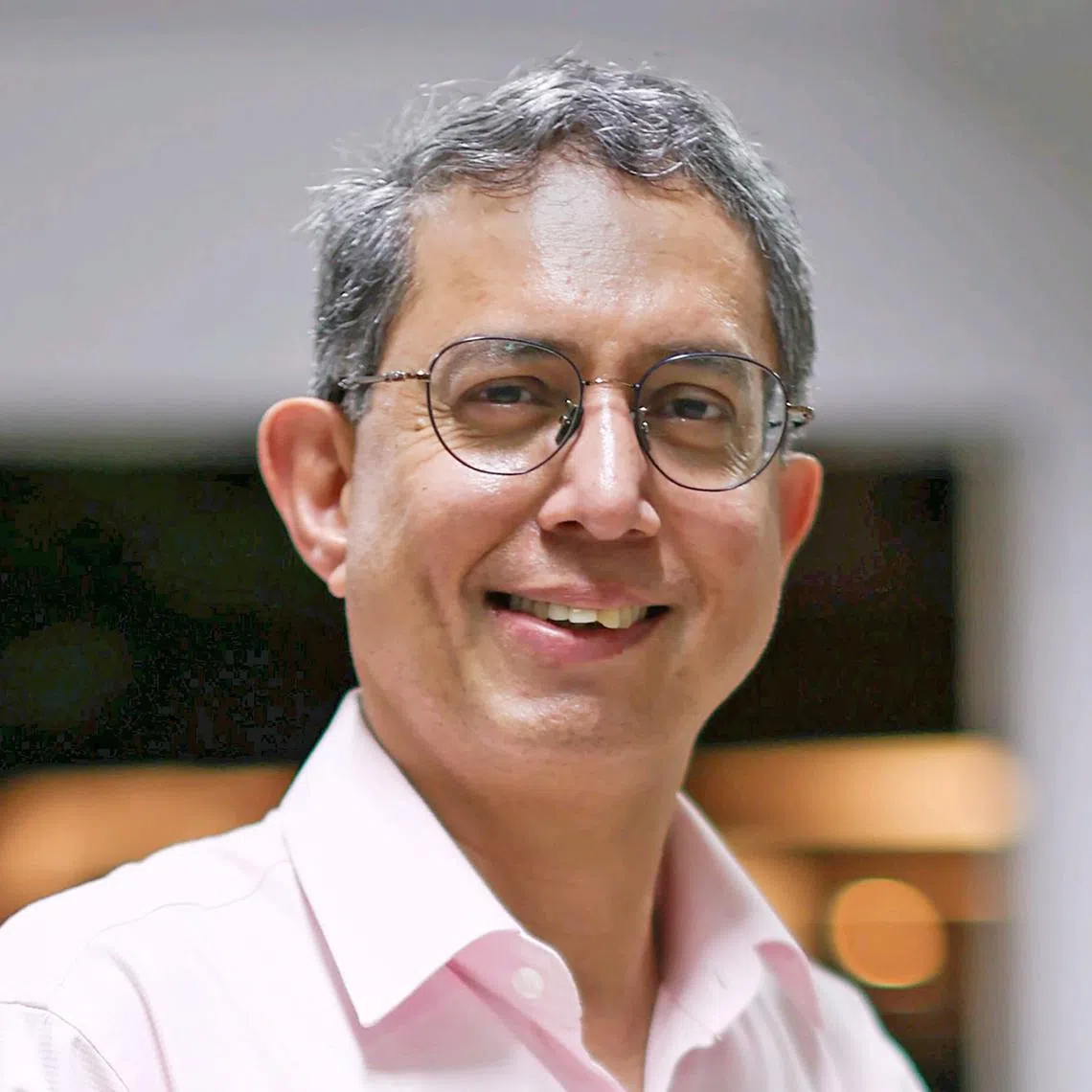 费绍尔升任内政部高级政务部长，并接替社会及家庭发展部长马善高出任主管回教事务代部长。（海峡时报）