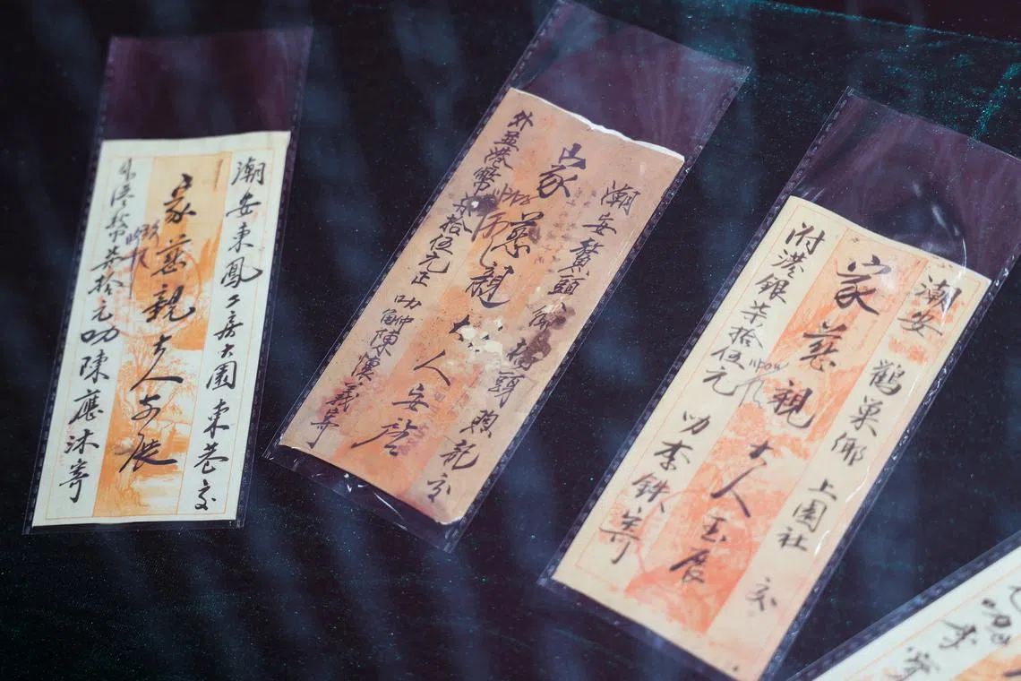 一封封侨批记录着对亲人的牵挂与思念。（林明顺摄）