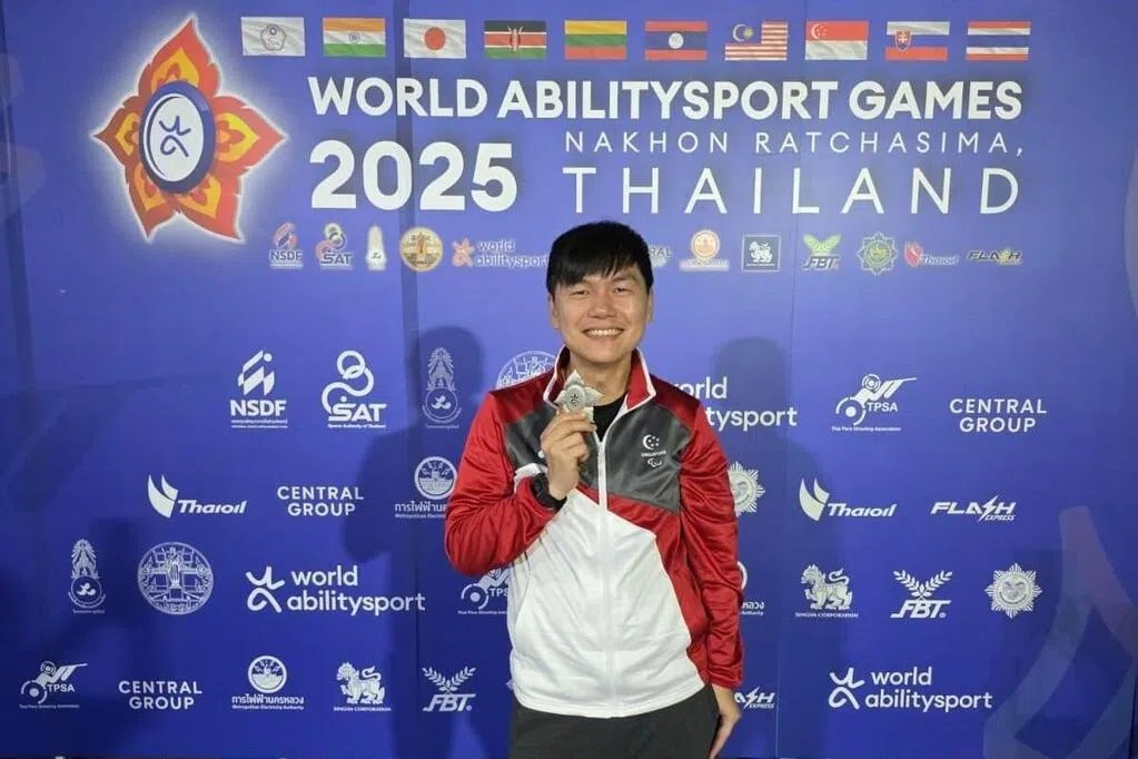 我国残障射击选手陈汉松 世界能力运动会摘首银