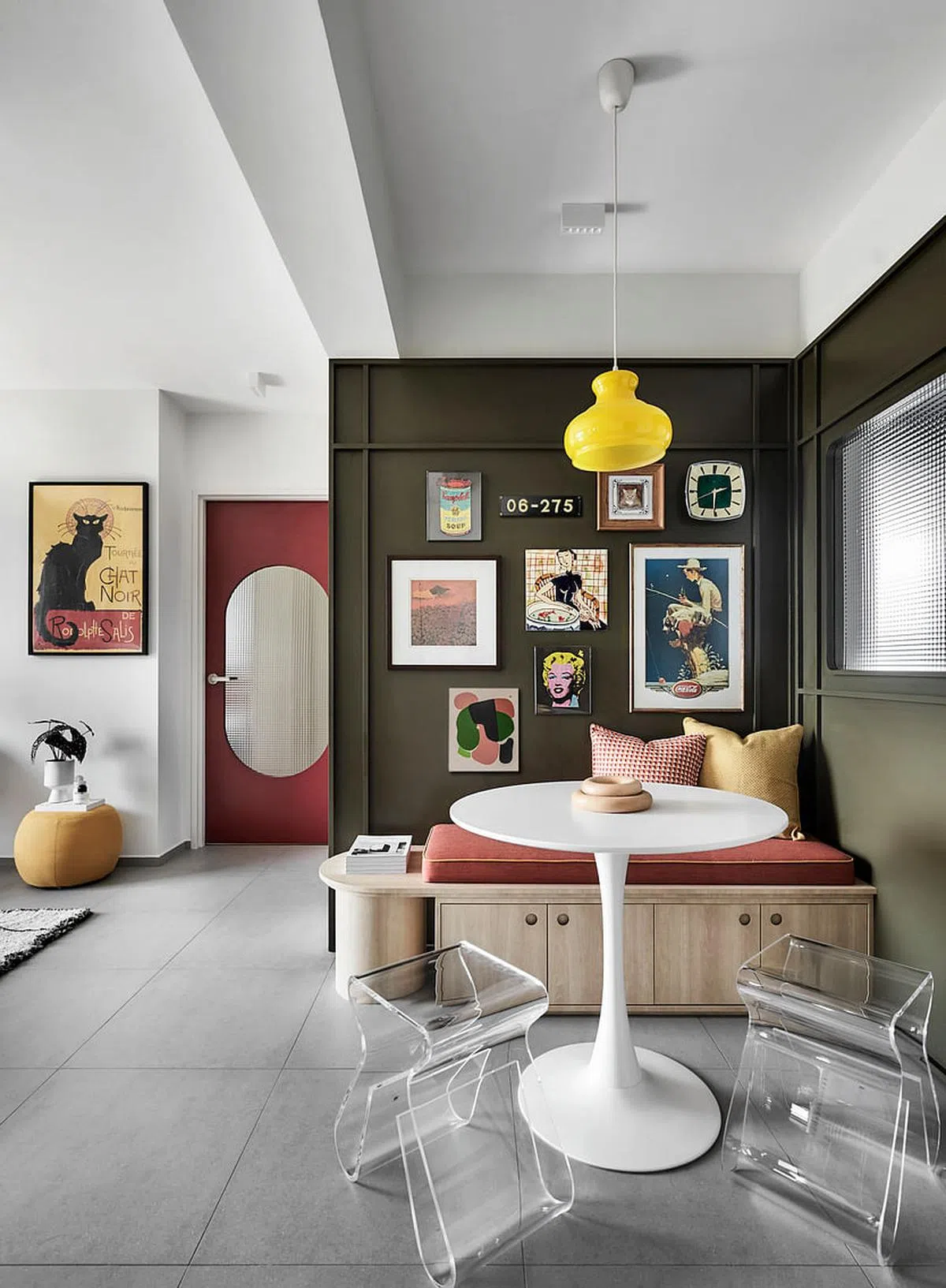 整个客厅，质朴中充满跃动情趣。