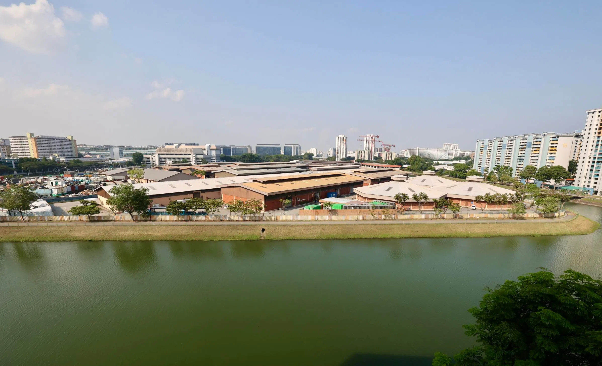市区重建局正在与加冷分销园业主探讨保留其中一个仓库，成为拟议建造的公园的一部分。（邬福梁摄）