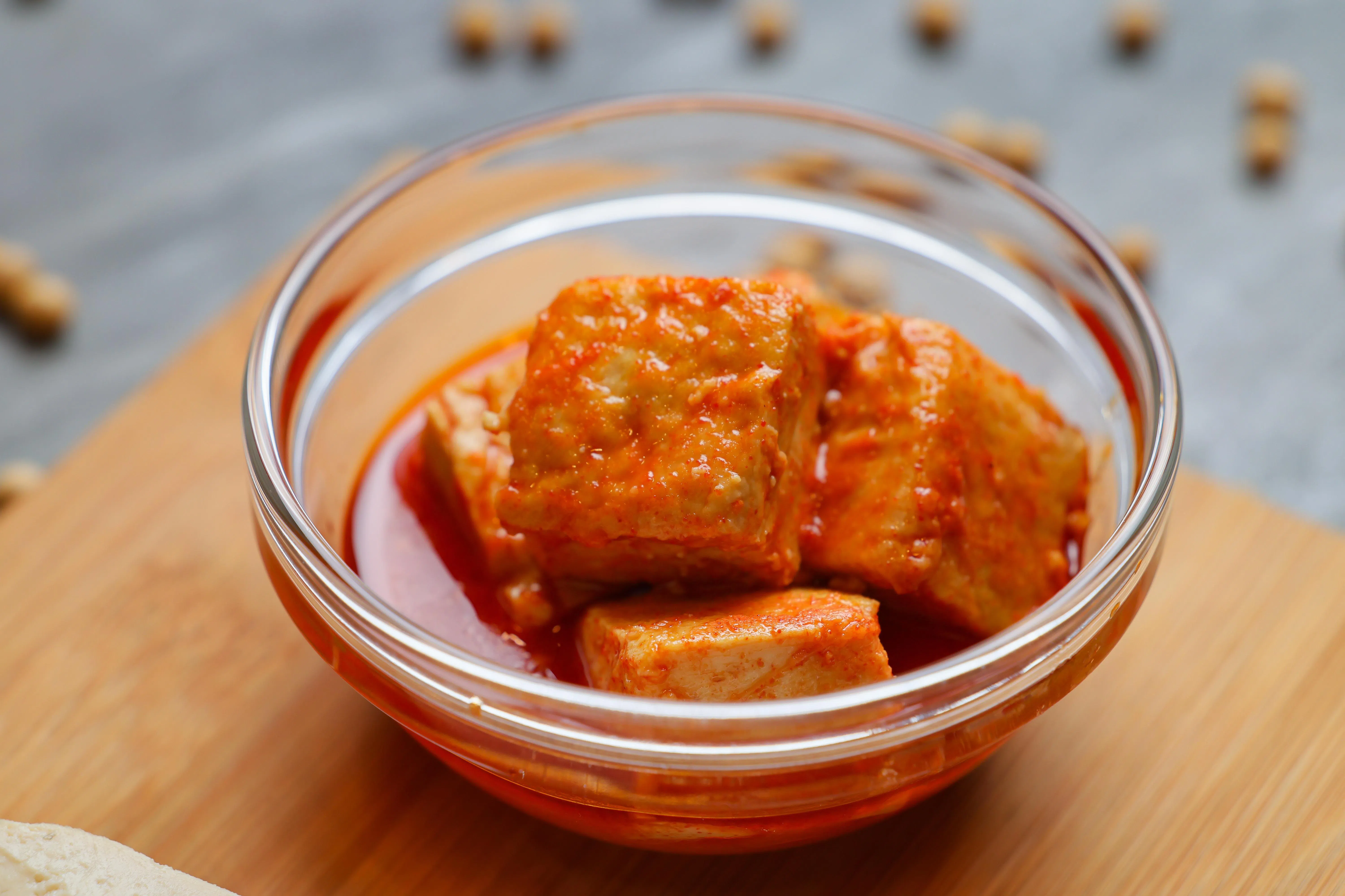 豆腐乳被誉为“东方奶酪”，在发酵过程中可获得独特营养，尤其是维生素B12和更易吸收的蛋白质。（龙国雄摄）