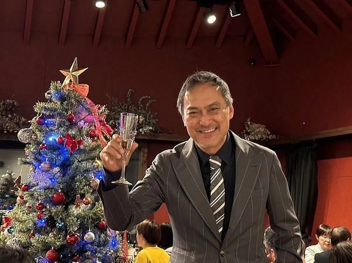 63岁的渡边谦宣布将在2023年娶小21岁的女友。（互联网）