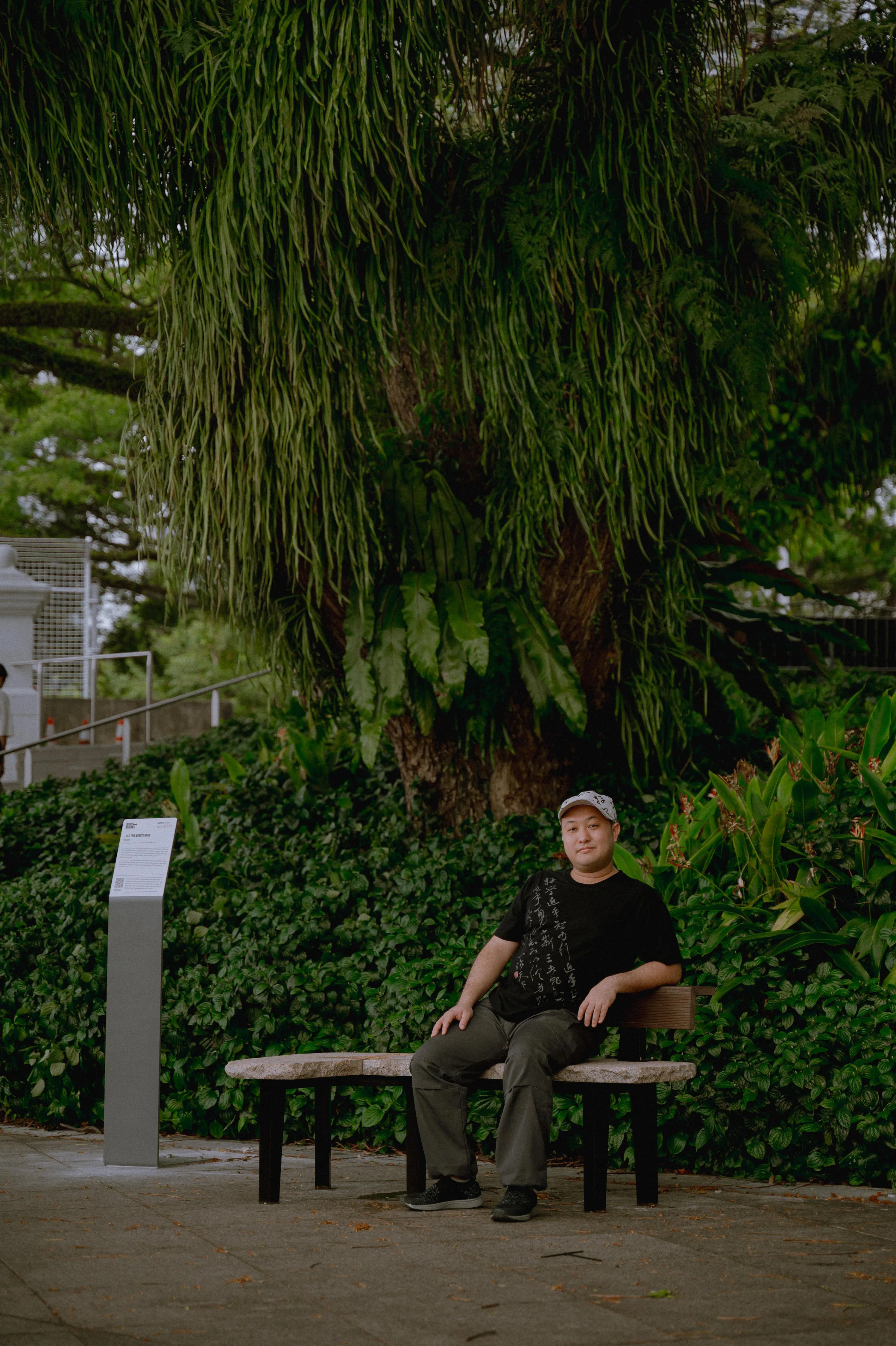 雕塑家杨劼的作品《……国王人马》缅怀新加坡石头。（艺术之家提供）