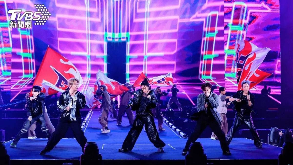 有Energy的经典“16蹲”压轴登场，倒数演唱会怎能不嗨？（互联网）