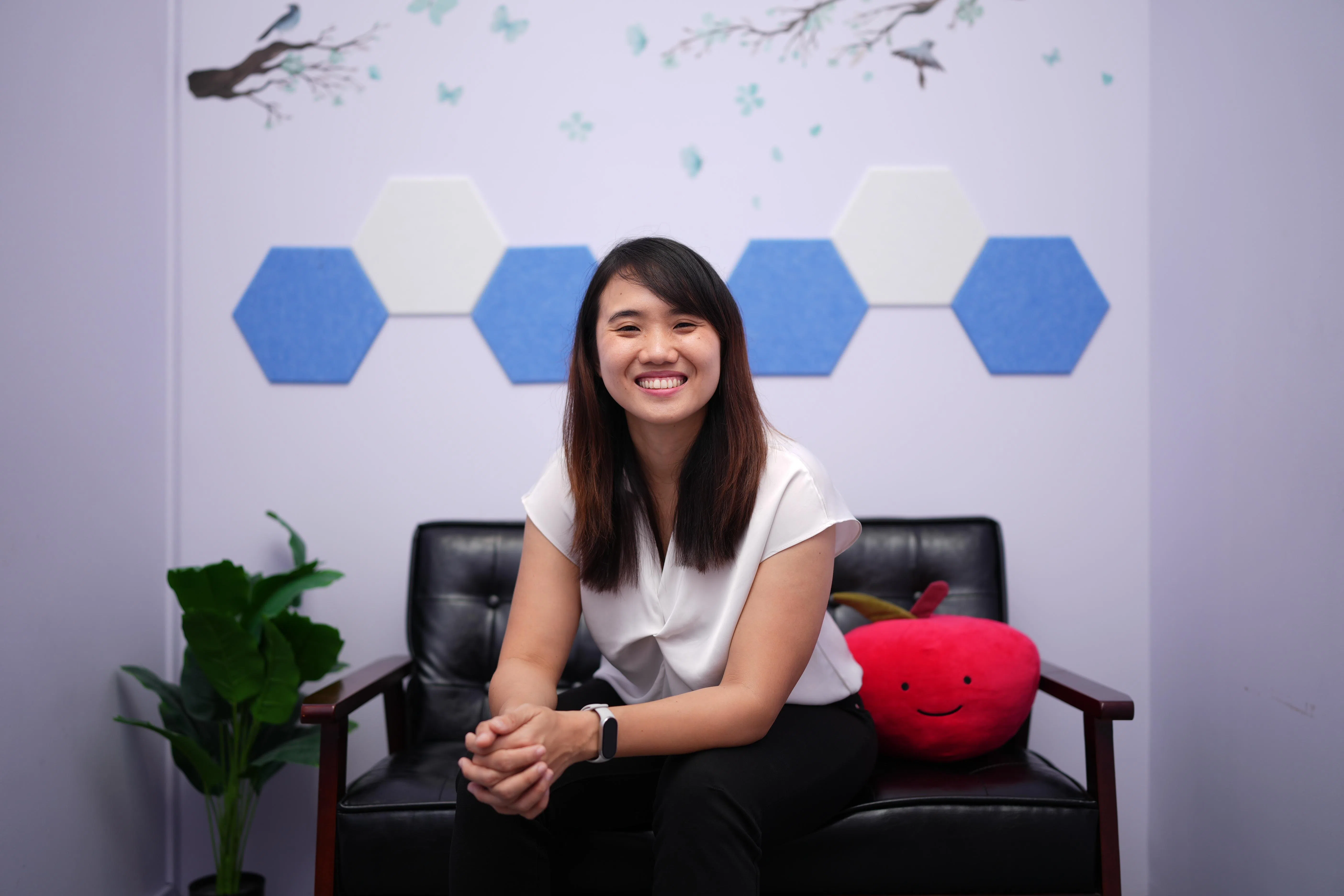 临床心理学家黄诗晶建议，以时间分段的方式应对多线程作业。（谢智扬摄影）