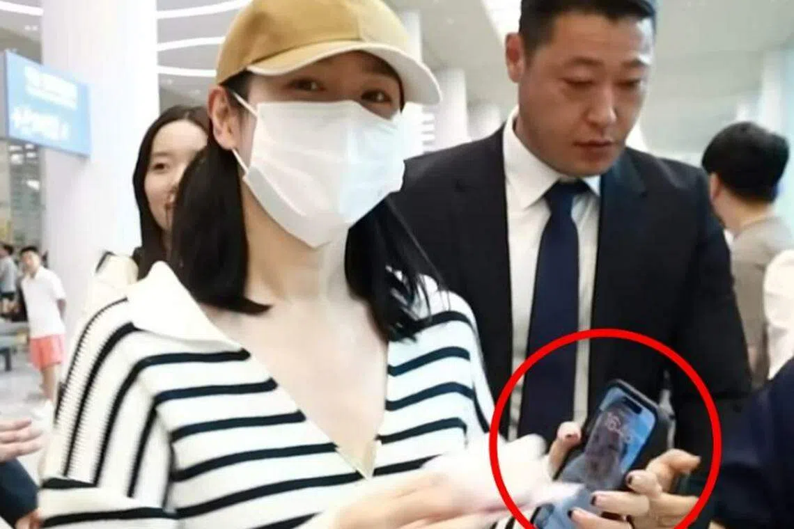 孙艺真意外露出儿子的照片。（Newsen视频载图）