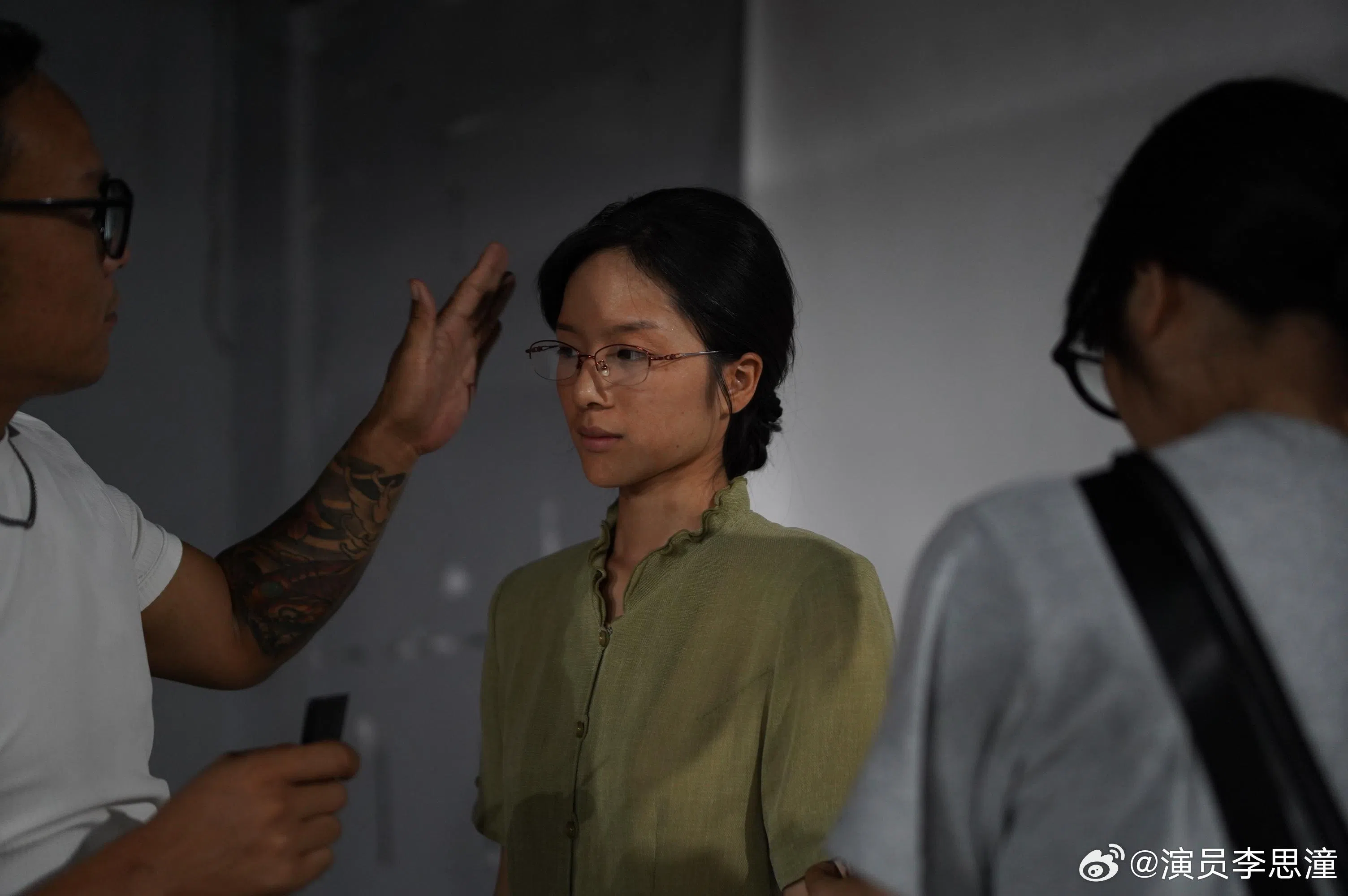 李思潼第一次演戏，必须从年轻演到暮年。（取自李思潼微博）