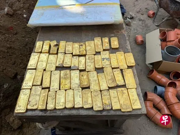 比利时的建筑工人一栋建筑的翻新工程中，意外发现了大量黄金，据报价值可能超过1000万美元。 （取自Lokale Politie Dendermonde脸书）