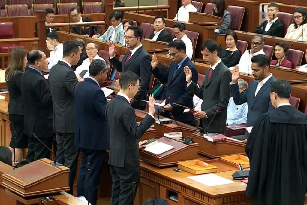 【国会】新一届官委议员宣誓就职