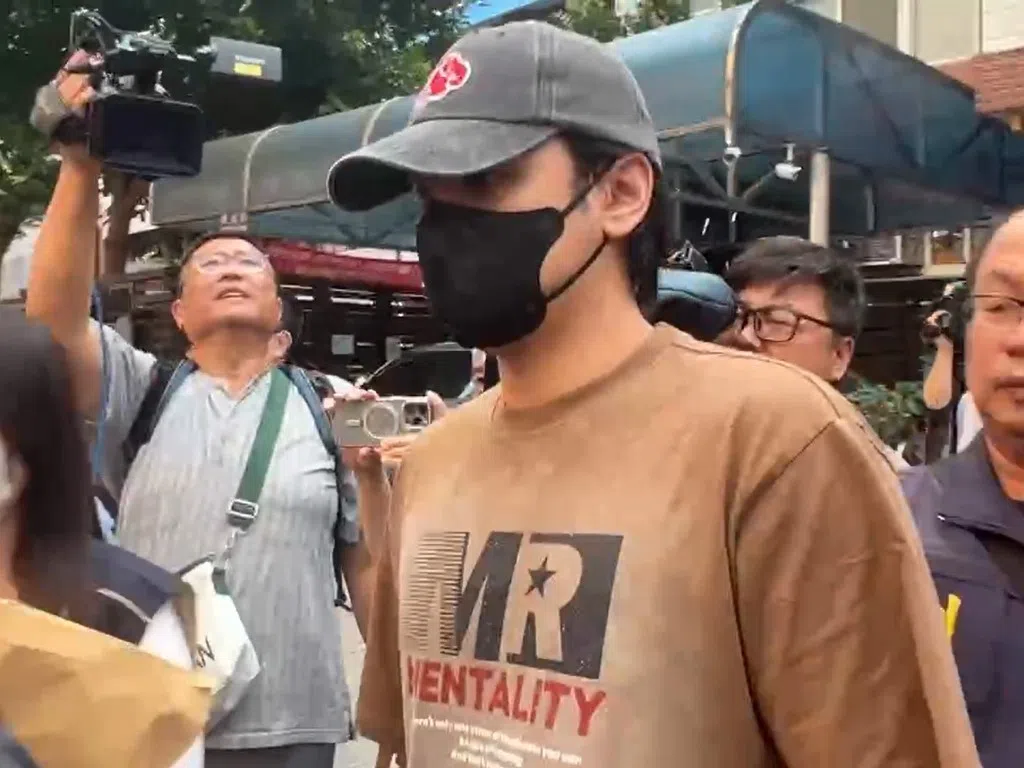 陈零九5月陷入闪兵争议。（互联网）